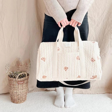 Lade das Bild in den Galerie-Viewer, BabyBag Wickeltasche - perfekt für unterwegs
