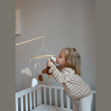 Lade das Bild in den Galerie-Viewer, BabyMobile - Träume über den Wolken
